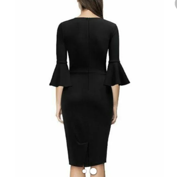 🌷 Flattering Dress with Bell Sleeves - Picture 2 of 5